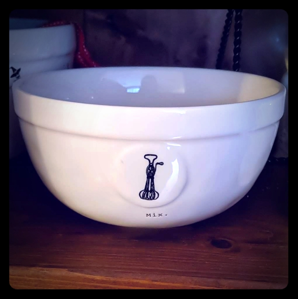 Rae Dunn mix bowl